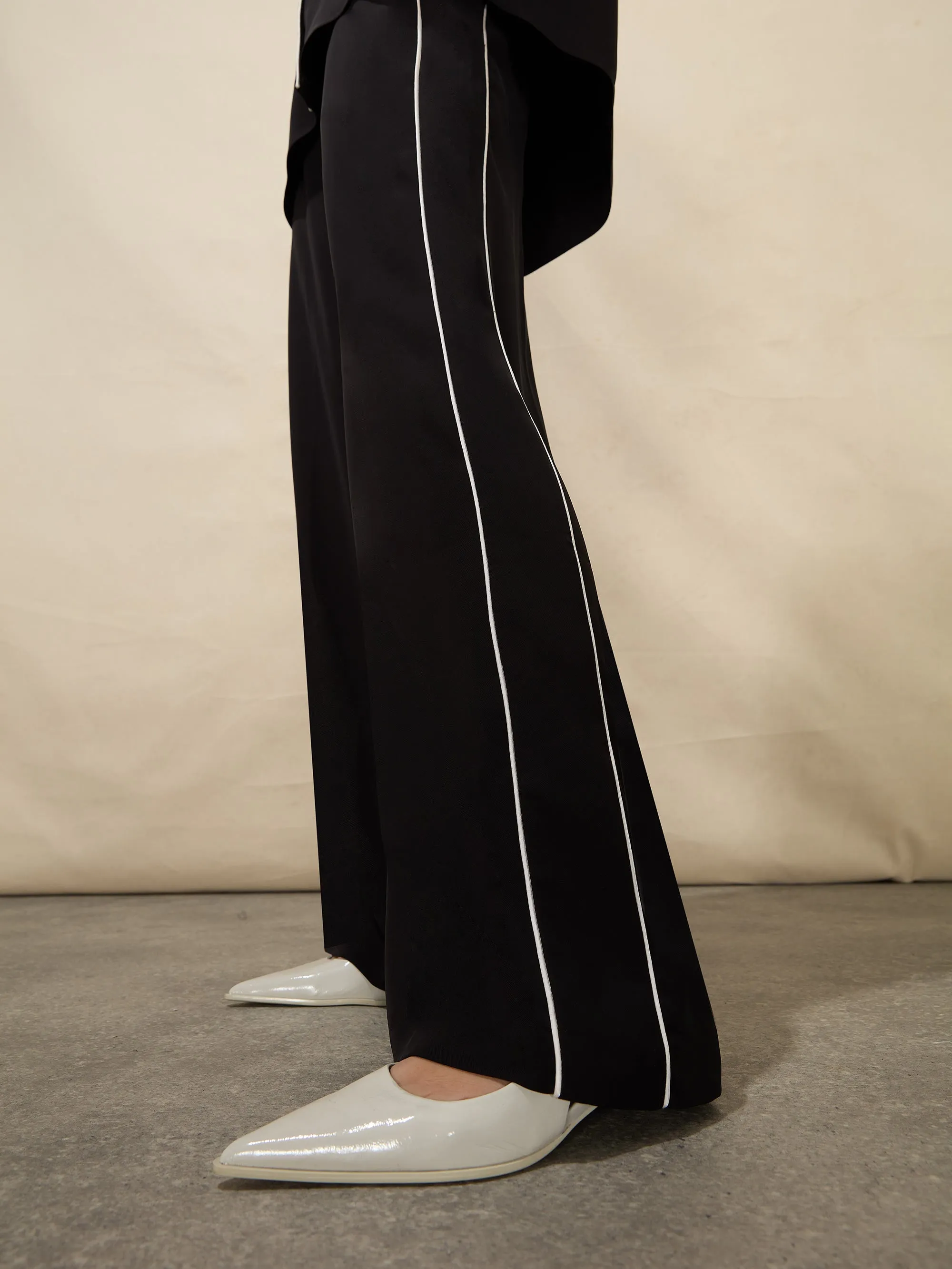 Black Crepe Contrast Piping Trousers