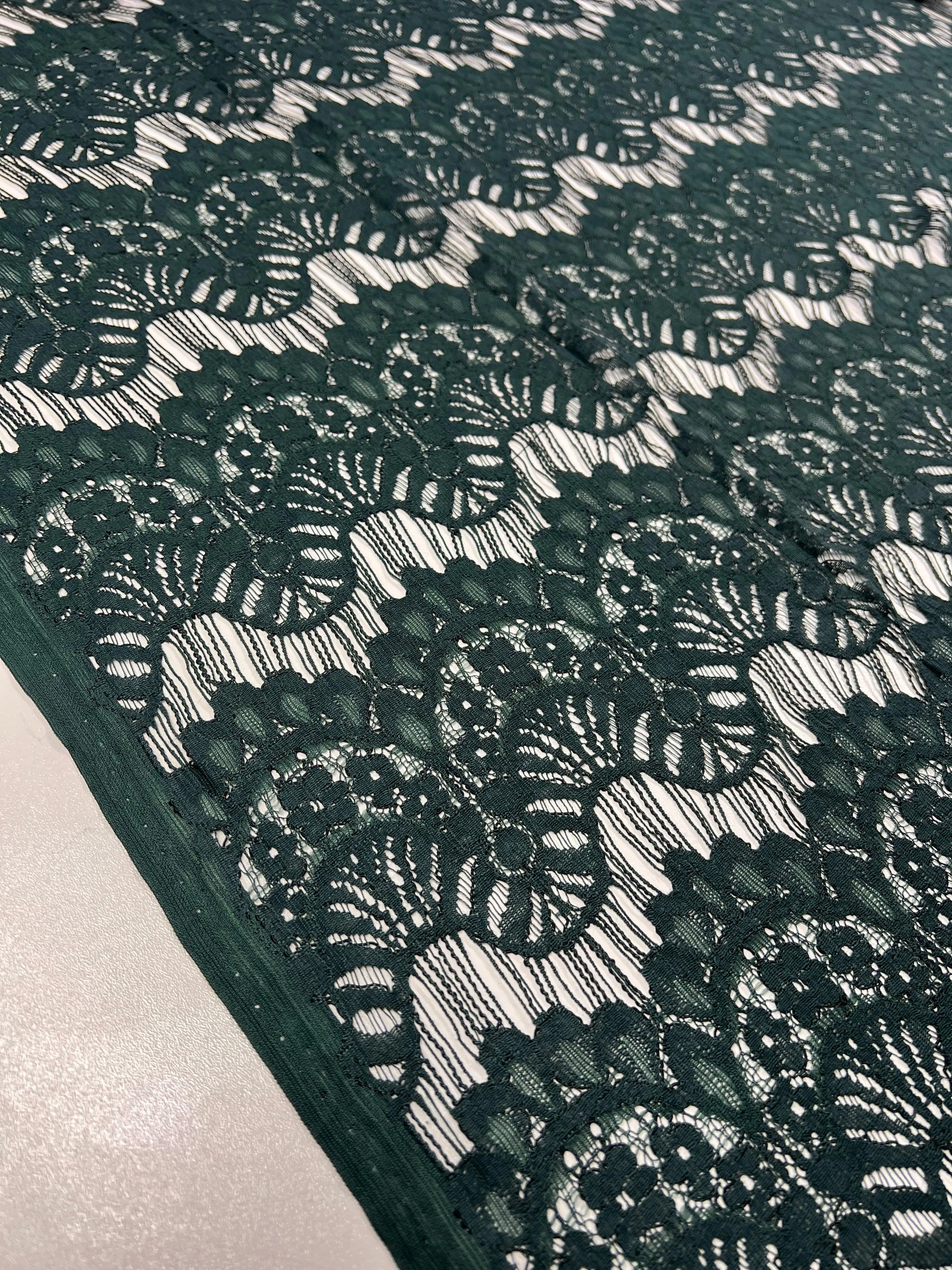 Evening Lace - Crown Of Teal - 135cm