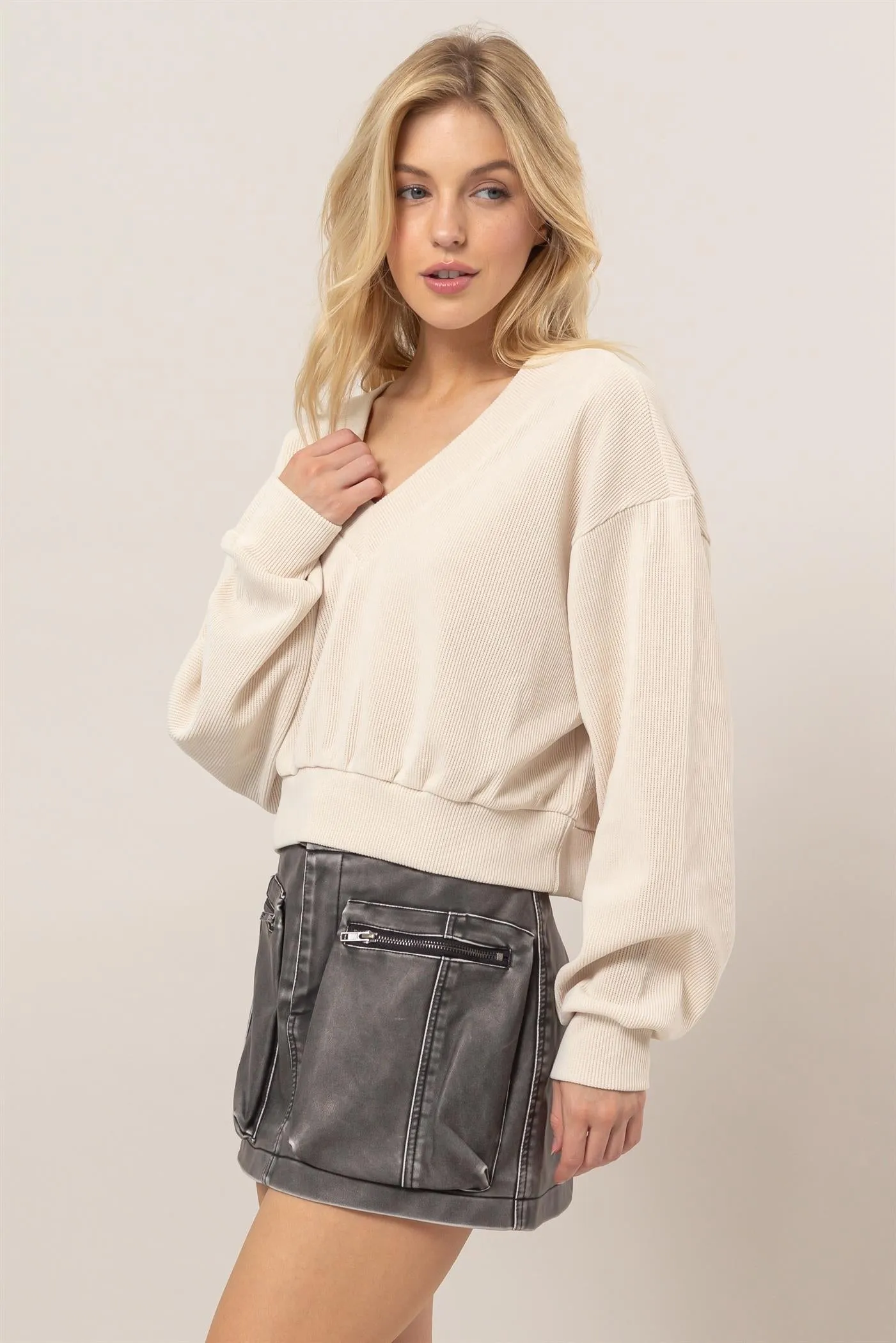 HF25C201-Rib Knit V-Neck Top